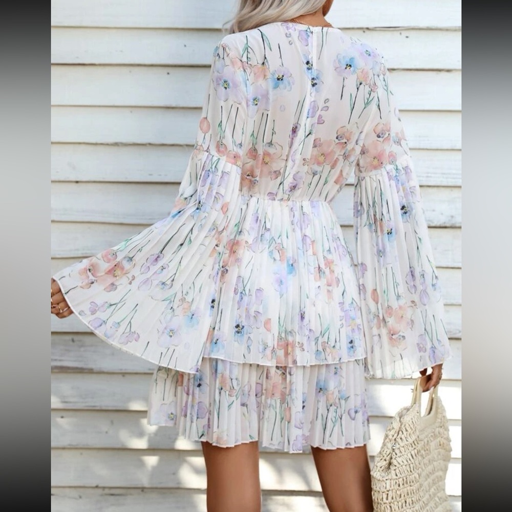 Boho floral print plunging V neckline flounce sleeve mini dress - Picture 4 of 6